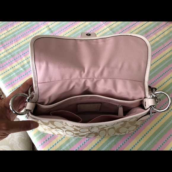 SOLD!! So Cute Coach Beige & Pink accents handbag! - Picture 5 of 7